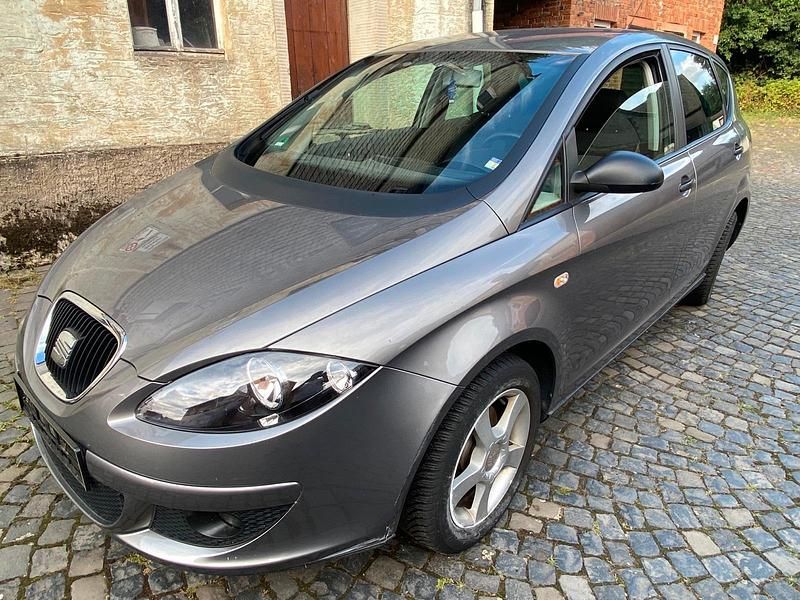 Grau Gebraucht 2006 Seat Altea Van / Kleinbus | 1.750 € (Superpreis) - Bild 1/4