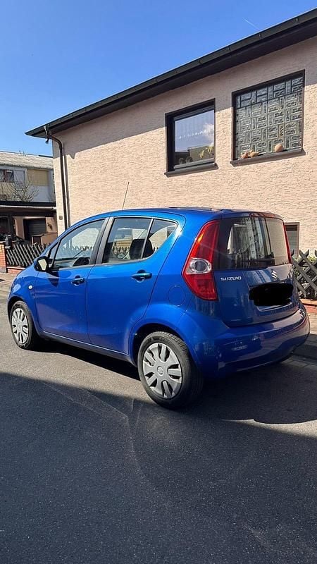 Gebraucht Suzuki Splash 65 PS (47 kW) 2010 Blau Kleinwagen