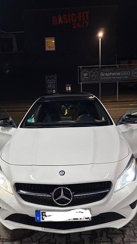 Gebraucht Mercedes CLA220 177 PS (130 kW) 2015 Weiß Limousine