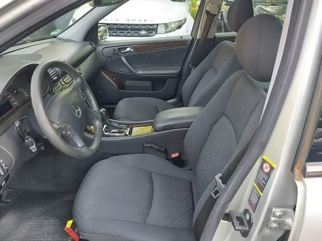 Gebraucht Mercedes C220 Elegance 143 PS (105 kW) 2004 Silber Limousine