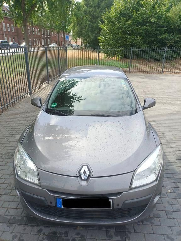 Gebraucht Renault Mégane 101 PS (74 kW) 2010 Grau Limousine