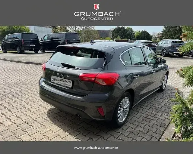 Używany Ford Focus Titanium 125 KM (91 kW) 2018 Szary Sedan/Limuzyna