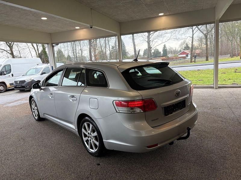 Gebraucht Toyota Avensis 2012 Silber Limousine