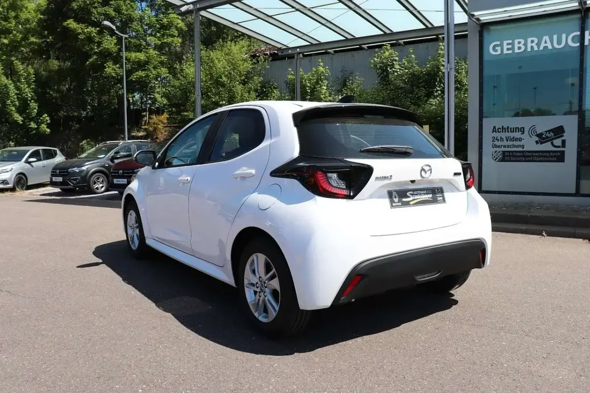 Neu Mazda 2 Center-Line 92 PS (67 kW) 2026 Lunar white Kleinwagen