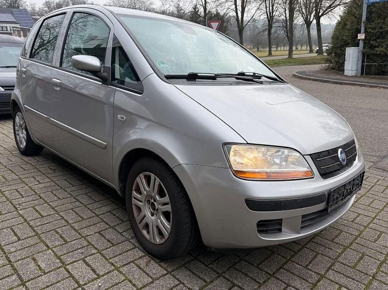 Gebraucht Fiat Idea Emotion 101 PS (74 kW) 2004 Silber Van / Kleinbus