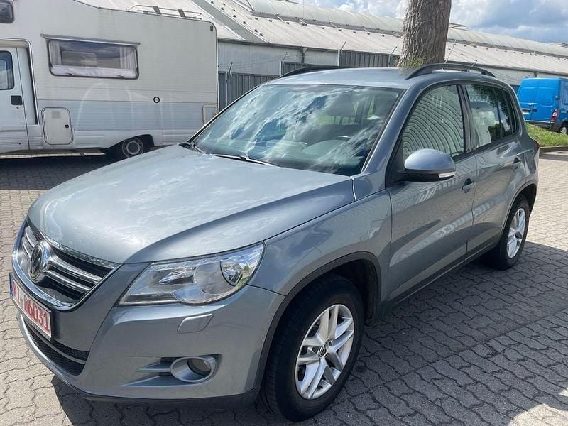 Gebraucht VW Tiguan Trendline 140 PS (102 kW) 2009 Grau SUV