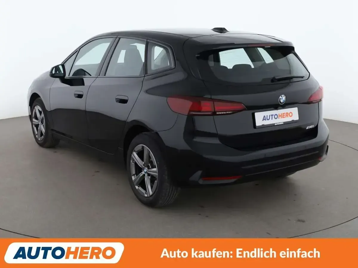 Gebraucht BMW 216 Active Tourer 122 PS (89 kW) 2024 Schwarz ii/bonnet fluid black Van / Kleinbus