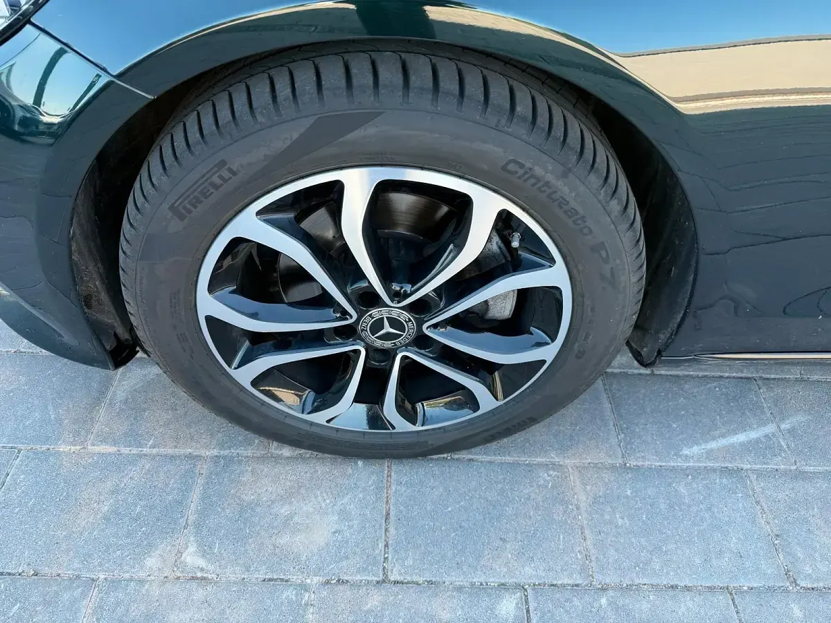 Gebraucht Mercedes C220 194 PS (142 kW) 2018 Grün Kombi