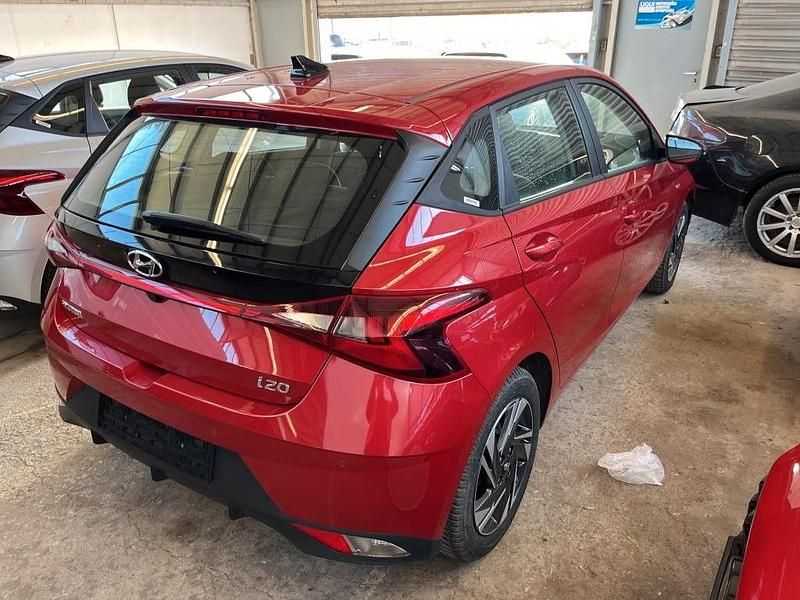 Gebraucht Hyundai i20 Trend 101 PS (74 kW) 2023 Rot Kleinwagen
