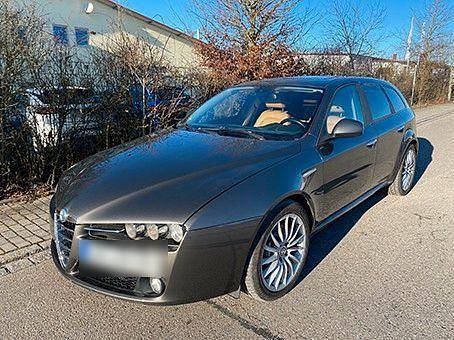 Grau Gebraucht 2010 Alfa Romeo 159 Turismo Kombi | 8.250 € (Teuer) - Bild 1/4
