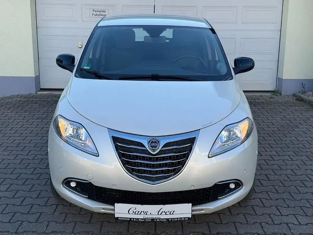 Gebraucht Lancia Ypsilon Platinum 86 PS (63 kW) 2012 Weiß Kleinwagen