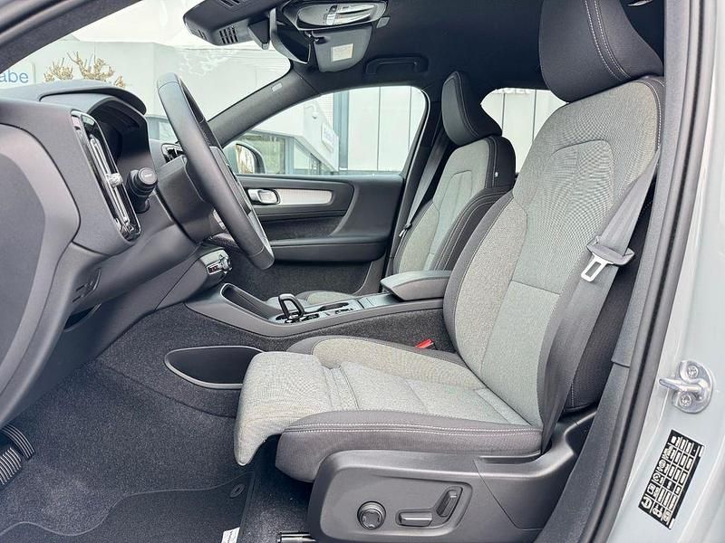 Gebraucht Volvo XC40 Core 163 PS (119 kW) 2025 Grau SUV