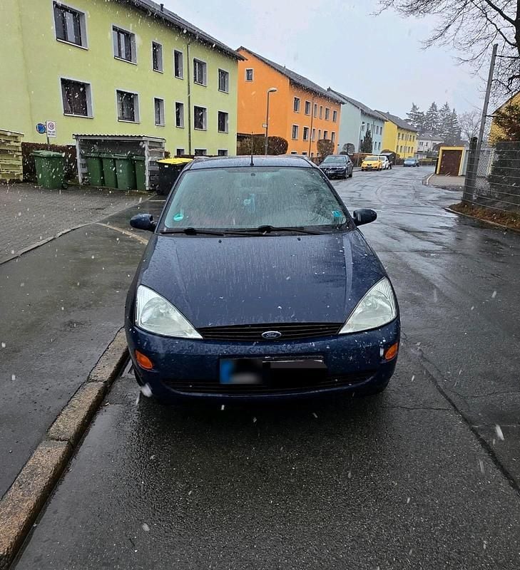 Gebraucht Ford Focus 75 PS (55 kW) 2000 Blau Kleinwagen