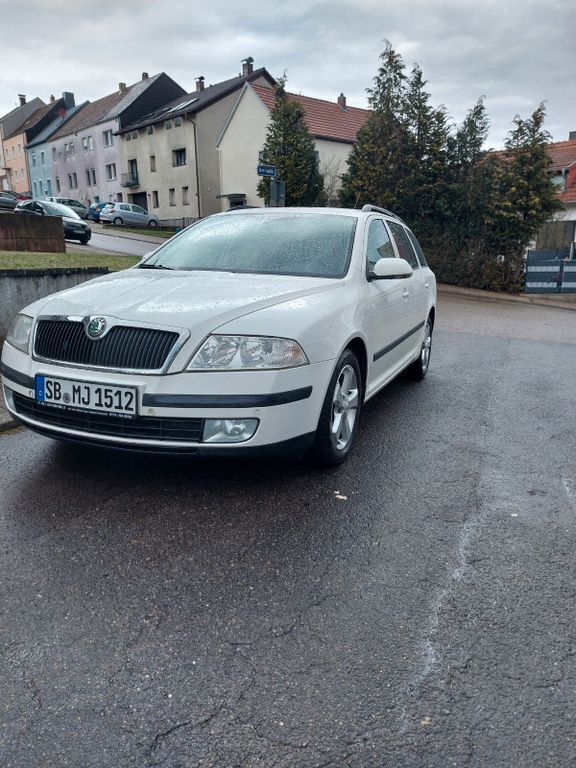 Schwarz Gebraucht 2008 Skoda Octavia Ambiente Kombi | 2.000 € (Guter Preis) - Bild 1/4