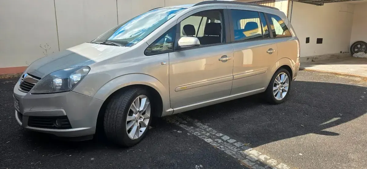 Gebraucht Opel Zafira 150 PS (110 kW) 2006 Gold Van / Kleinbus