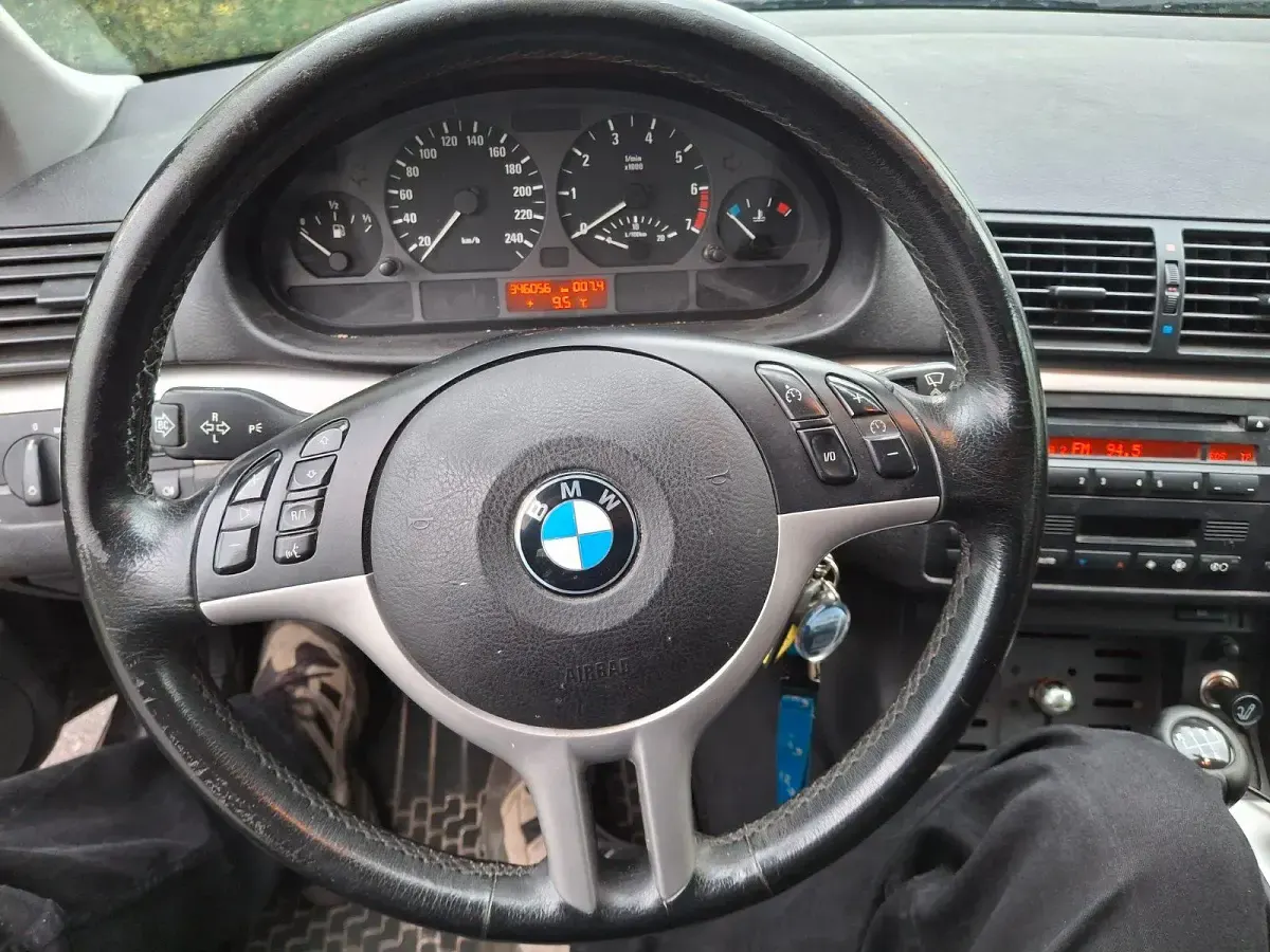 Gebraucht BMW 318 143 PS (105 kW) 2002 Schwarz Kombi