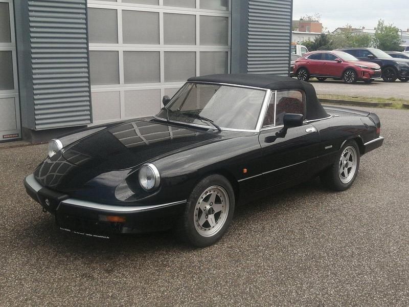 Gebraucht Alfa Romeo Spider 103 PS (75 kW) 1986 Schwarz Cabrio