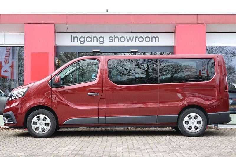 Gebraucht Renault Trafic 150 PS (110 kW) 2022 Rot Van / Kleinbus