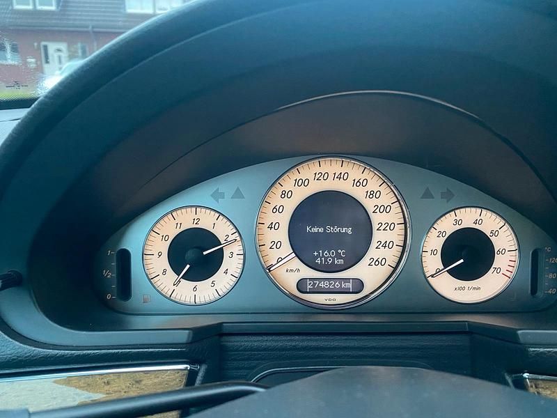 Gebraucht Mercedes E350 Avantgarde 272 PS (200 kW) 2006 Grau Limousine