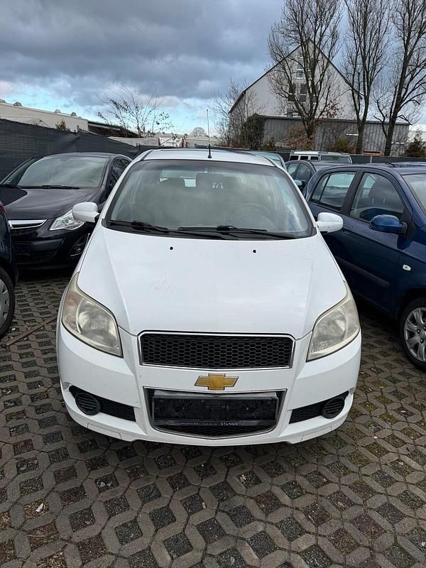 Gebraucht Chevrolet Aveo 84 PS (61 kW) 2009 Weiß Kleinwagen