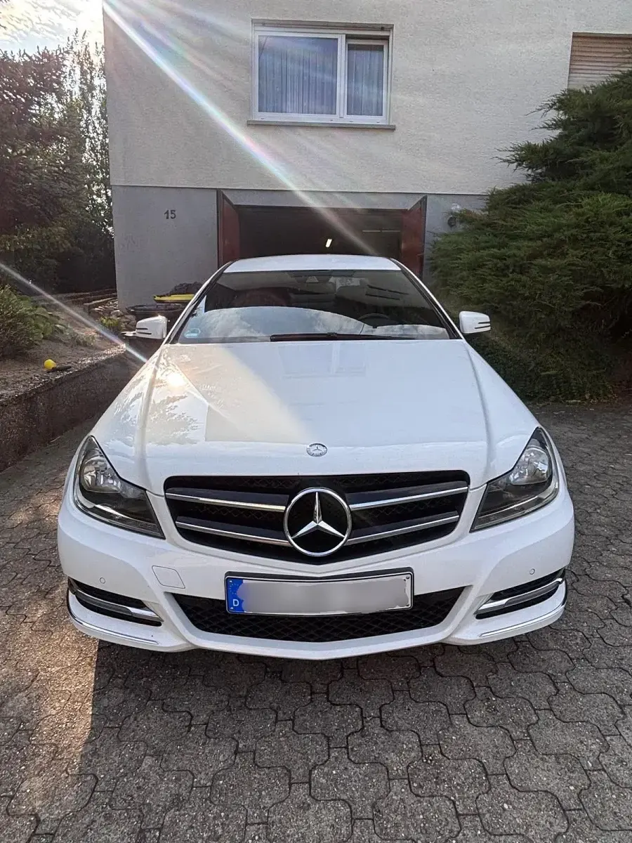 Gebraucht Mercedes C220 170 PS (125 kW) 2013 Weiß Coupé