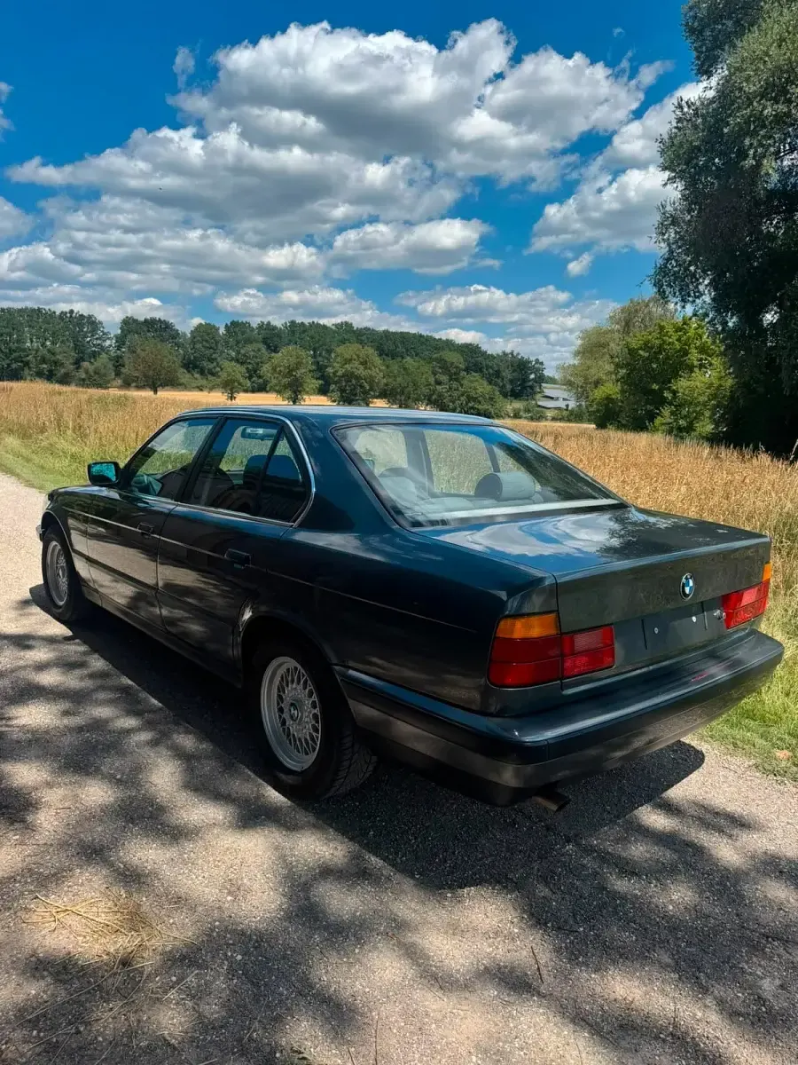 Gebraucht BMW 520 130 PS (95 kW) 1989 Grau Limousine