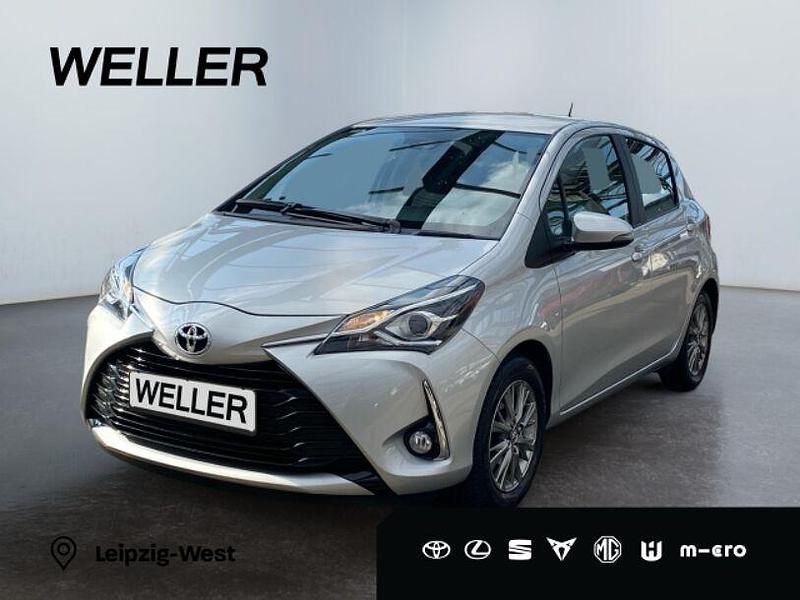 Silber Gebraucht 2017 Toyota Yaris Comfort Kleinwagen | 12.790 € (Etwas zu teuer) - Bild 1/3