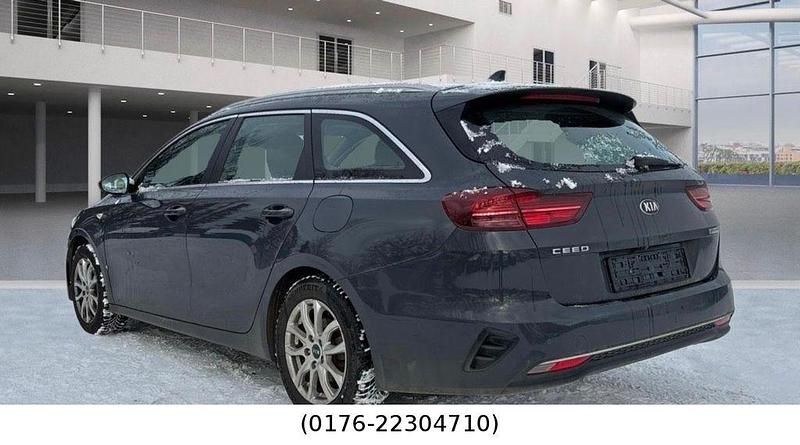 Gebraucht Kia Ceed Sportswagon Vision 136 PS (100 kW) 2021 Grau Kombi
