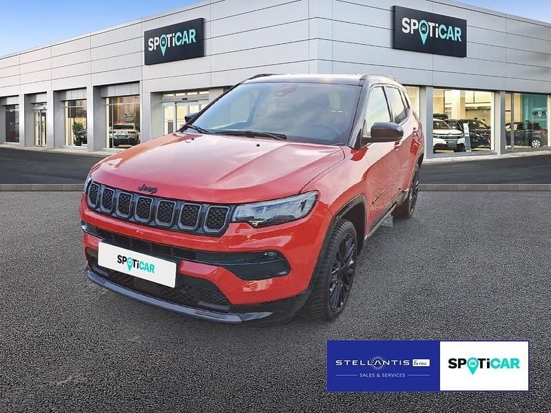 Rot Gebraucht 2023 Jeep Compass SUV | 29.960 € (Etwas zu teuer) - Bild 1/4