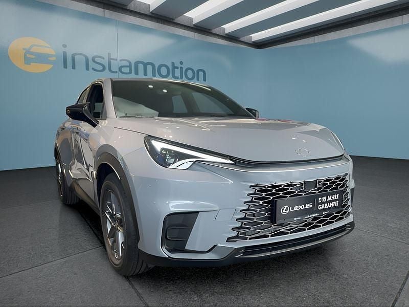 Grau Neu 2025 Lexus LBX SUV | 31.749 € (Fairer Preis) - Bild 1/4