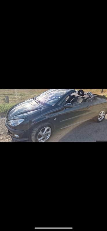 Schwarz Gebraucht 2002 Peugeot 206 CC Cabrio | 800 € - Bild 1/1