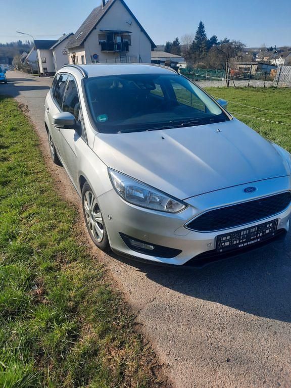 Gebraucht Ford Focus Business Edition 120 PS (88 kW) 2016 Silber Limousine