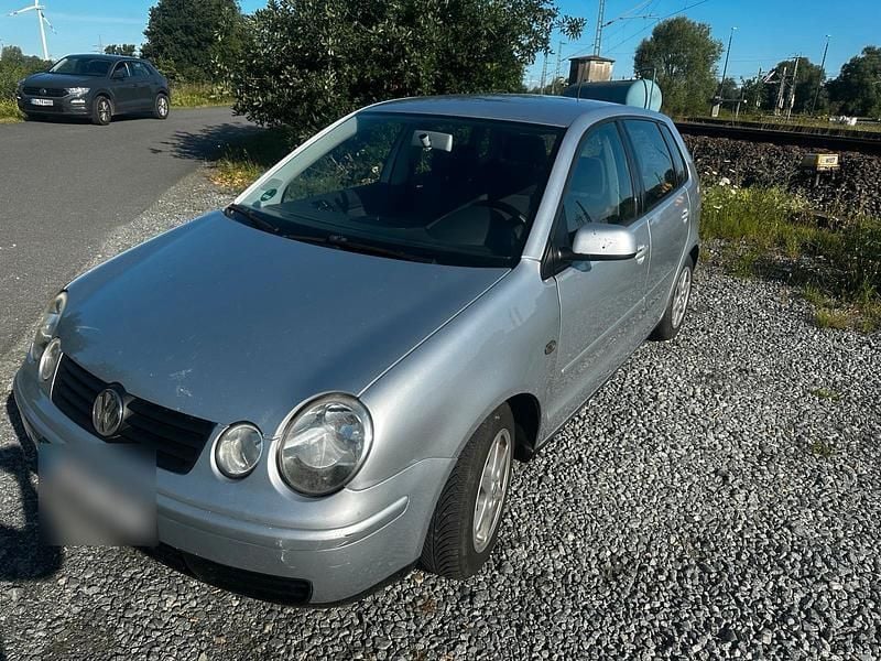 Silber Gebraucht 2002 VW Polo Kleinwagen | 1.550 € (Etwas zu teuer) - Bild 1/4
