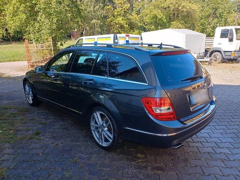 Gebraucht Mercedes C250 Avantgarde 204 PS (150 kW) 2014 Grau Kombi