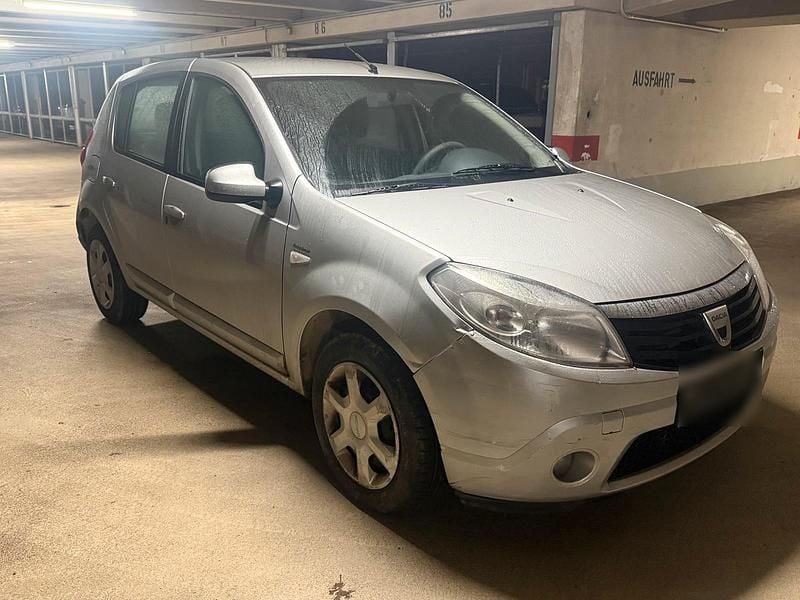 Gebraucht Dacia Sandero 75 PS (55 kW) 2008 Silber Kleinwagen