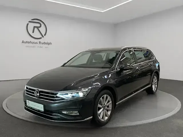 Gebraucht VW Passat Elegance 150 PS (110 kW) 2023 Mangangrau metallic (metallic) Kombi