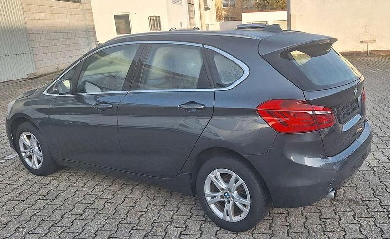 Gebraucht 2016 BMW 218 Active Tourer Van / Kleinbus | 7.999 € (Guter Preis) - Bild 1/4