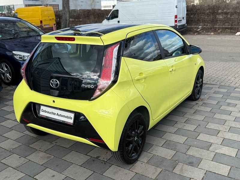 Gebraucht Toyota Aygo X-cite 69 PS (50 kW) 2016 Gelb Kleinwagen