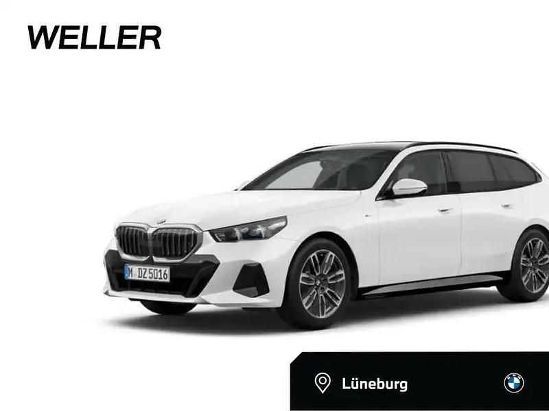 Alpinweiss iii (weiß) Gebraucht 2024 BMW 520 M Sport Kombi | 51.500 € (Superpreis) - Bild 1/4