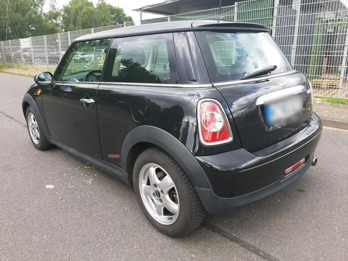 Gebraucht Mini Cooper 122 PS (89 kW) 2010 Schwarz Kleinwagen