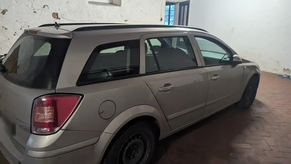 Gebraucht Opel Astra 110 PS (80 kW) 2008 Grau Kombi