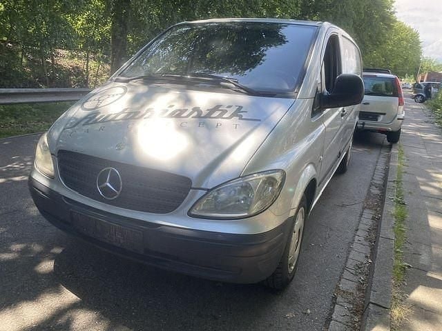 Silber Gebraucht 2005 Mercedes Vito Van / Kleinbus | 2.500 € (Superpreis) - Bild 1/4