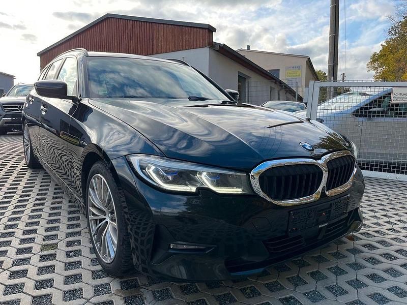 Schwarz Gebraucht 2020 BMW 330 Performance Limousine | 22.800 € (Guter Preis) - Bild 1/4