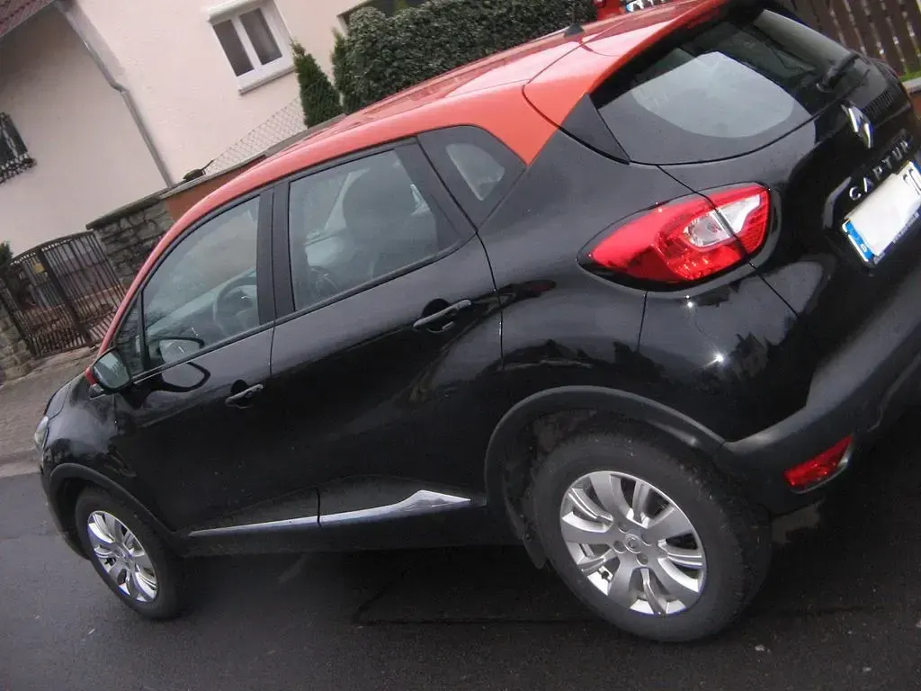 Używany Renault Captur Life 90 KM (66 kW) 2017 Czarny SUV
