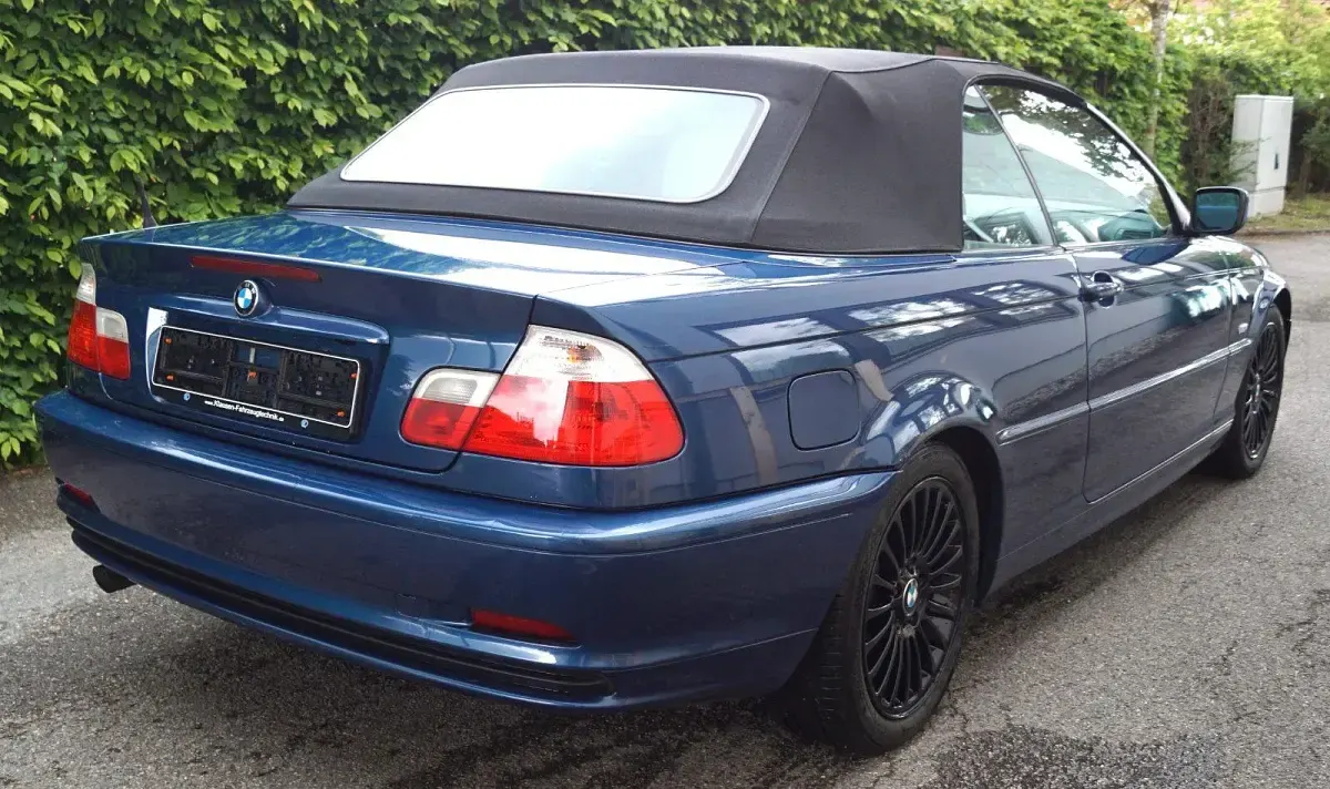 Gebraucht BMW 318 Cabriolet 143 PS (105 kW) 2002 Blau Cabrio
