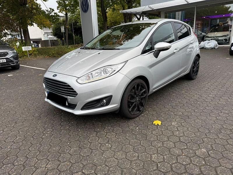 Silber Gebraucht 2013 Ford Fiesta Titanium Kleinwagen | 4.300 € (Superpreis) - Bild 1/4