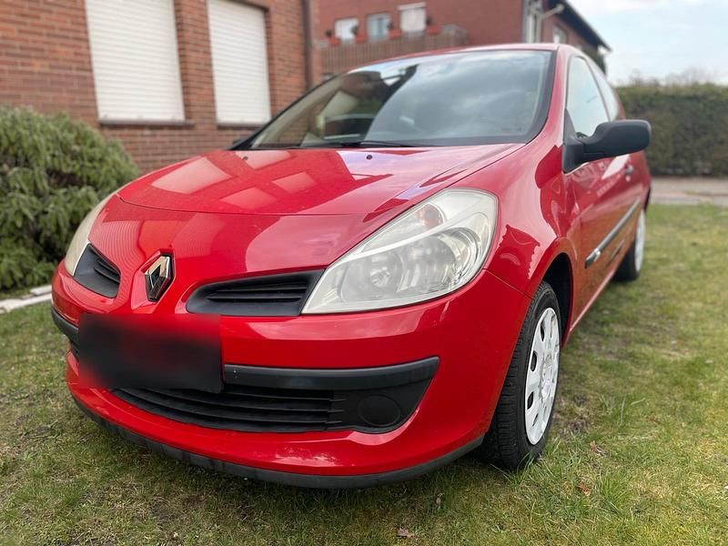 Gebraucht Renault Clio II 80 PS (58 kW) 2007 Rot Kleinwagen