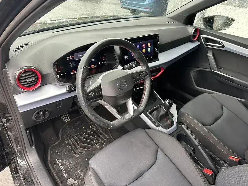 Gebraucht Seat Arona FR-Line 95 PS (69 kW) 2025 Midnight schwarz met. SUV