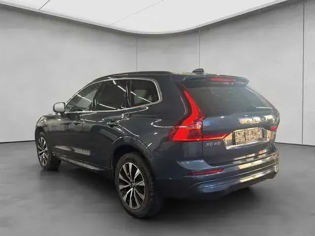 Używany Volvo XC60 Core 250 KM (183 kW) 2024 Niebieski SUV