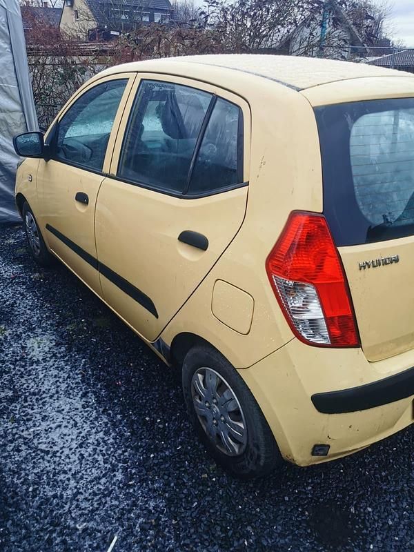Gebraucht Hyundai i10 67 PS (49 kW) 2008 Gelb Kleinwagen